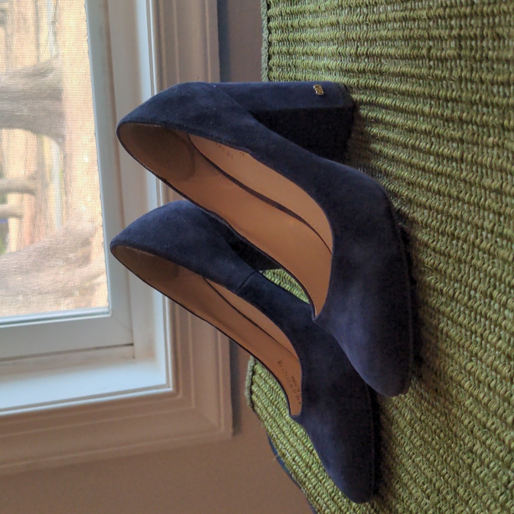 Cole haan navy size 5 heels